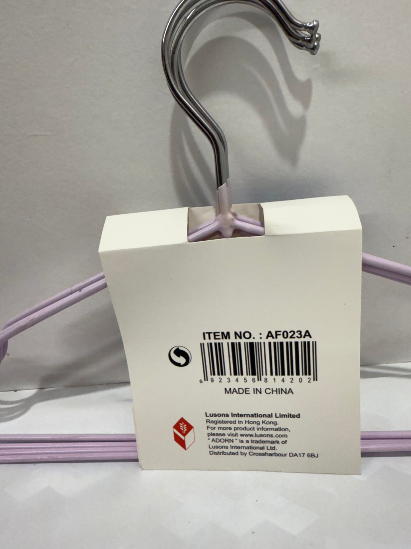 Deluxe Cloth Hangers 4pk image 1